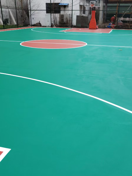 峨边 球场长期使用易出现地面开裂